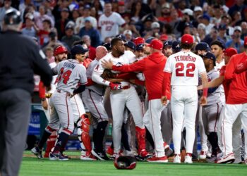 天使勇士爆發衝突！暴投引發大亂鬥