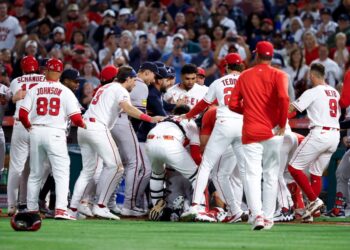 天使與勇士爆發大亂鬥！索雷亞、羅培茲遭驅