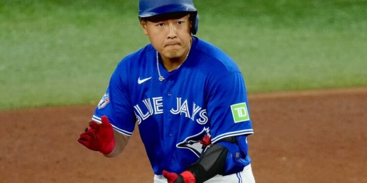 MLB／岡本和真挑戰成功 改判二壘打 助藍鳥逆轉局勢