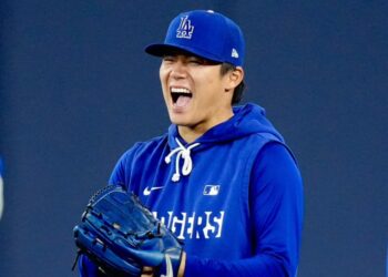 MLB／山本由伸與佐佐木朗希賽前與加藤豪將交流 展現日本球員溫馨互動