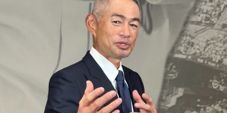 MLB／鈴木一朗銅像揭幕式 羅德里奎茲現身拍攝展現師徒情誼