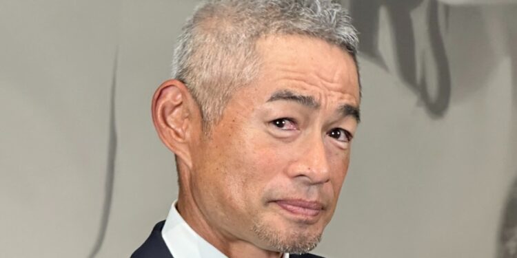 MLB/鈴木一朗銅像揭幕意外 斷棒事件引發現場驚呼 MLB/鈴木一朗銅像揭幕意外 斷棒事件引發現場驚呼